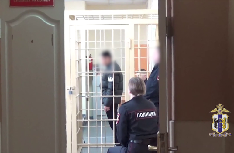 В Хабаровском крае полицией задержаны два курьера, забравшие у 11 обманутых пенсионеров 3 млн рублей