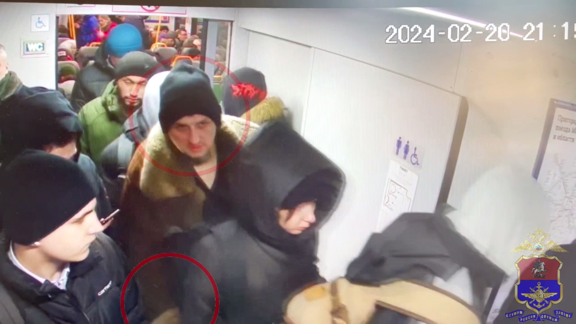 За кражу мобильного телефона столичные транспортные полицейские задержали вора-рецидивиста