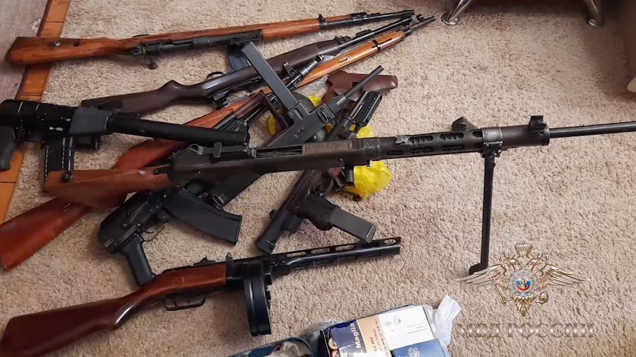 В Казани полицейские выявили факты незаконного хранения оружия и боеприпасов