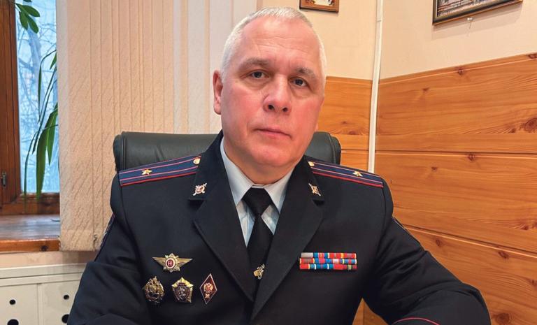 Принципам остаётся верен