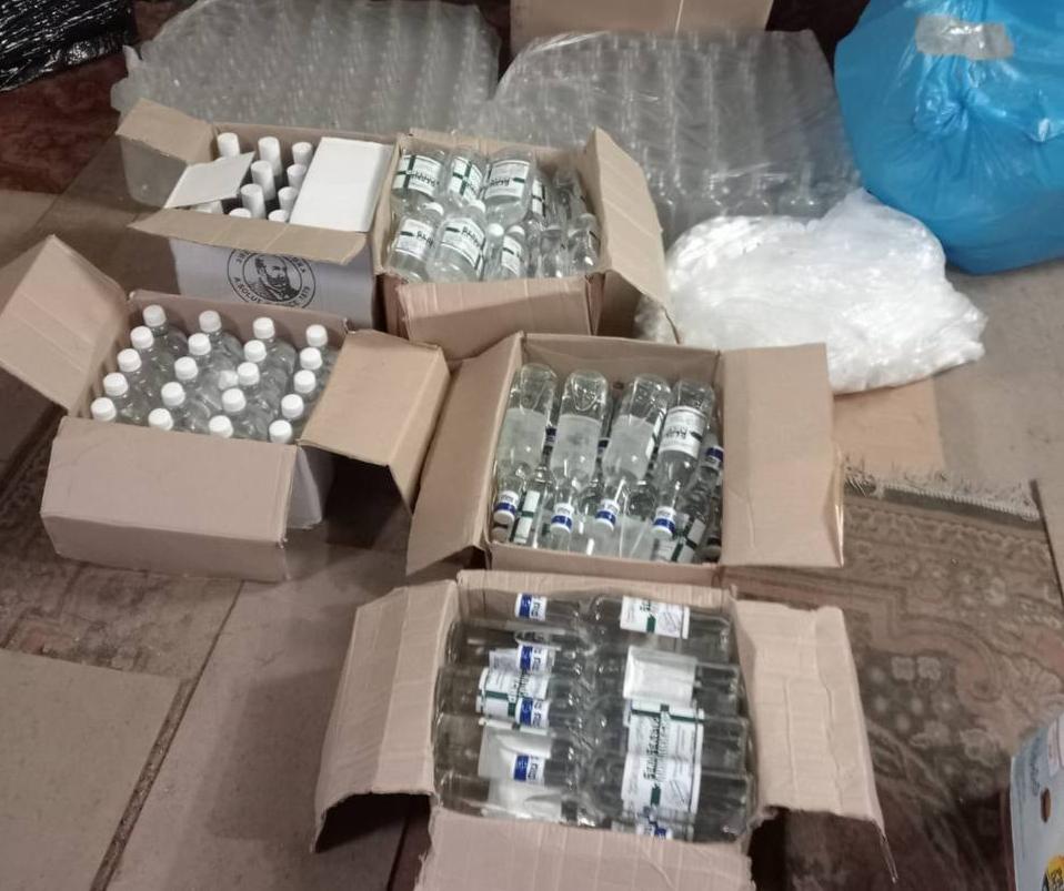 Подпольное производство водки выявила полиция в Орле и изъяла 1,1 тонны спиртосодержащей продукции