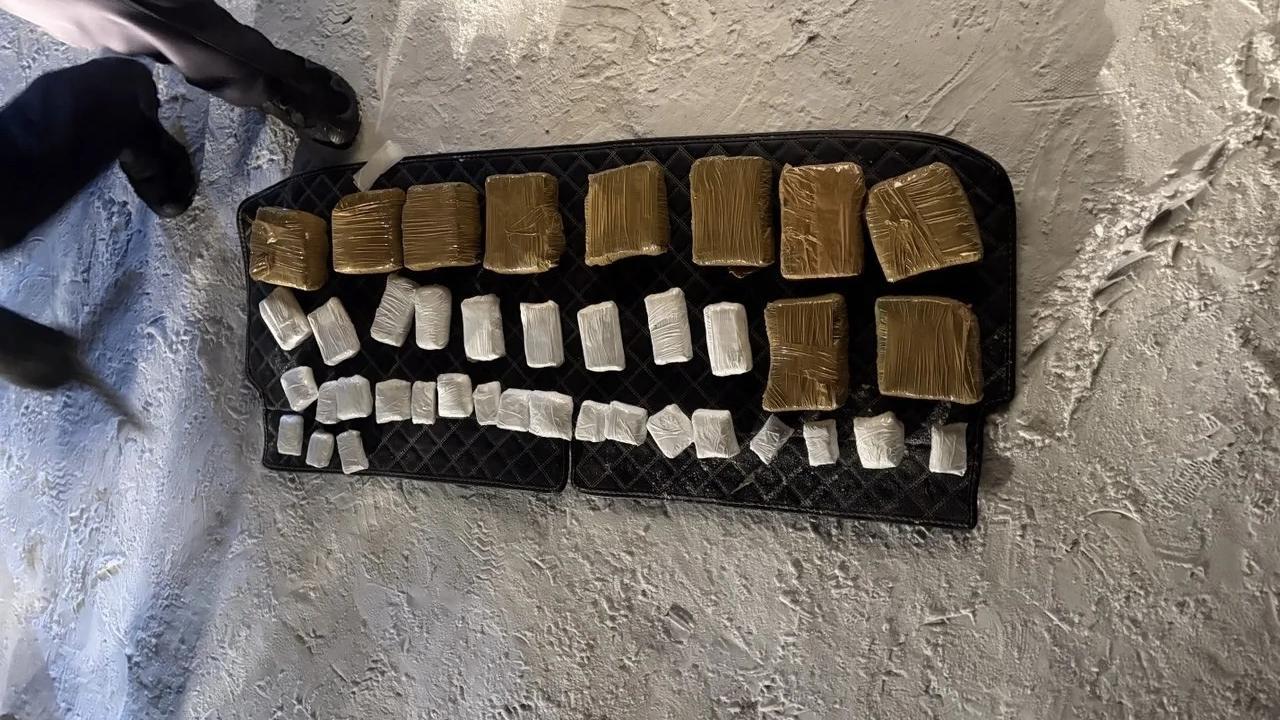 Полицейские пресекли поставку в Забайкалье крупной партии гашиша гастролёрами из Северной столицы