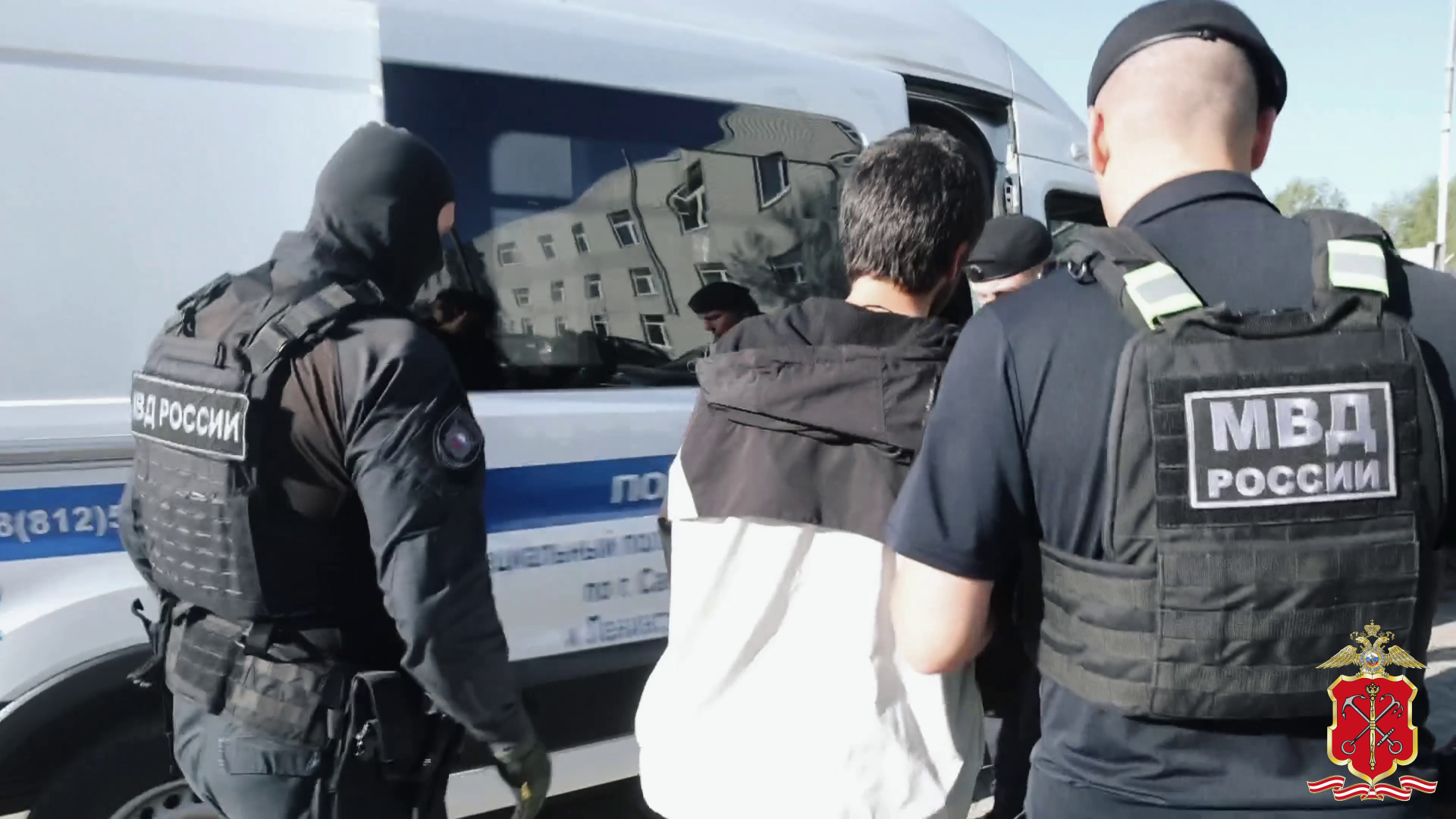 Полицейские Санкт-Петербурга пресекли хищение 25 тонн рыбы и морепродуктов под видом грузоперевозки