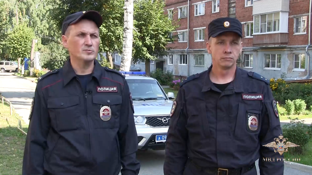 Ирина Волк: В Чувашии полицейские спасли из горящей квартиры двух малолетних детей