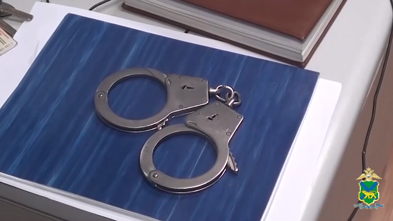 Правоохранители задержали жителя Приморья, забравшего у обманутой пенсионерки банковскую карту