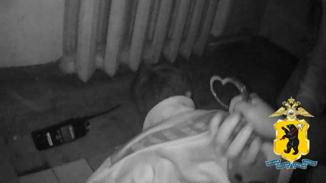 Дебошир, угрожавший полицейским и взорвавший страйкбольную гранату, задержан в Ярославле