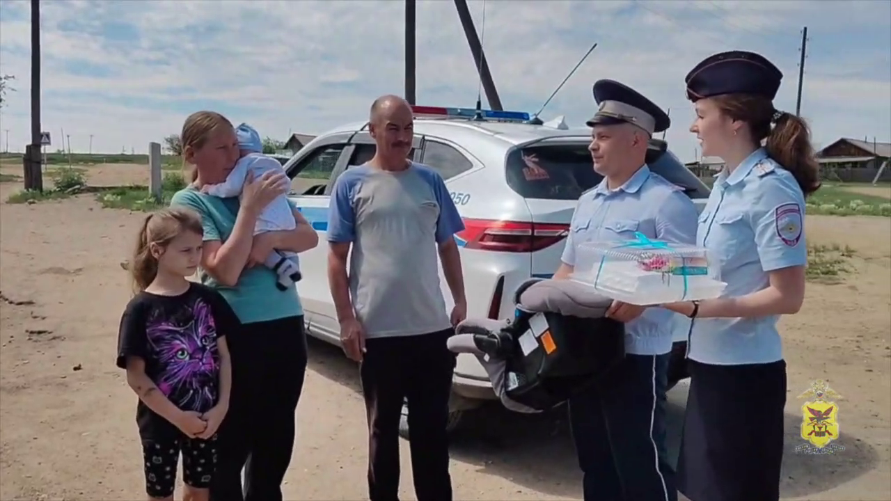 Ирина Волк: В Забайкальском крае полицейские поздравили многодетную семью с рождением 15-го ребенка