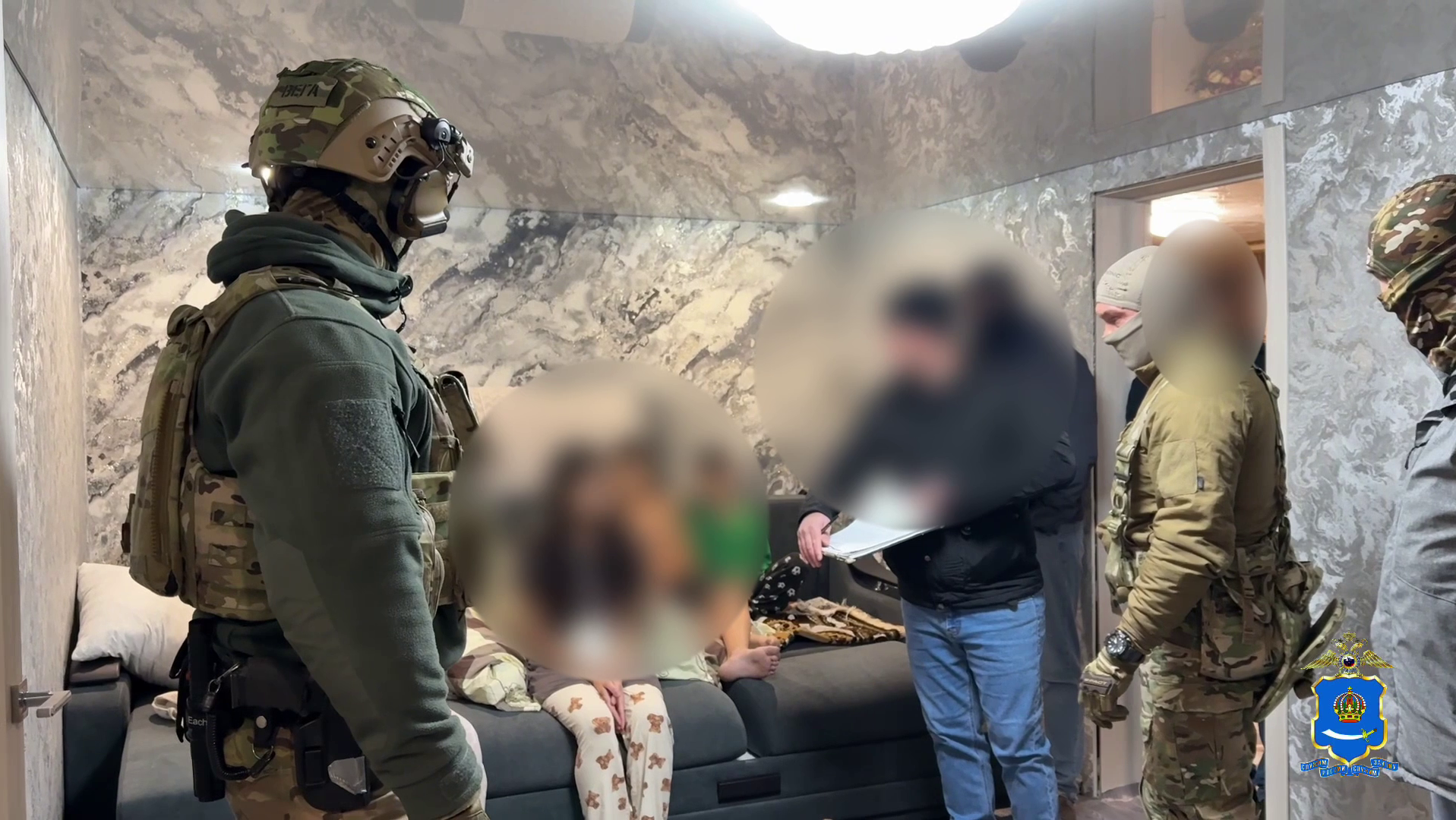 В Астрахани сожители задержаны за аферы в отношении военнослужащих и похищение супруги бойца СВО