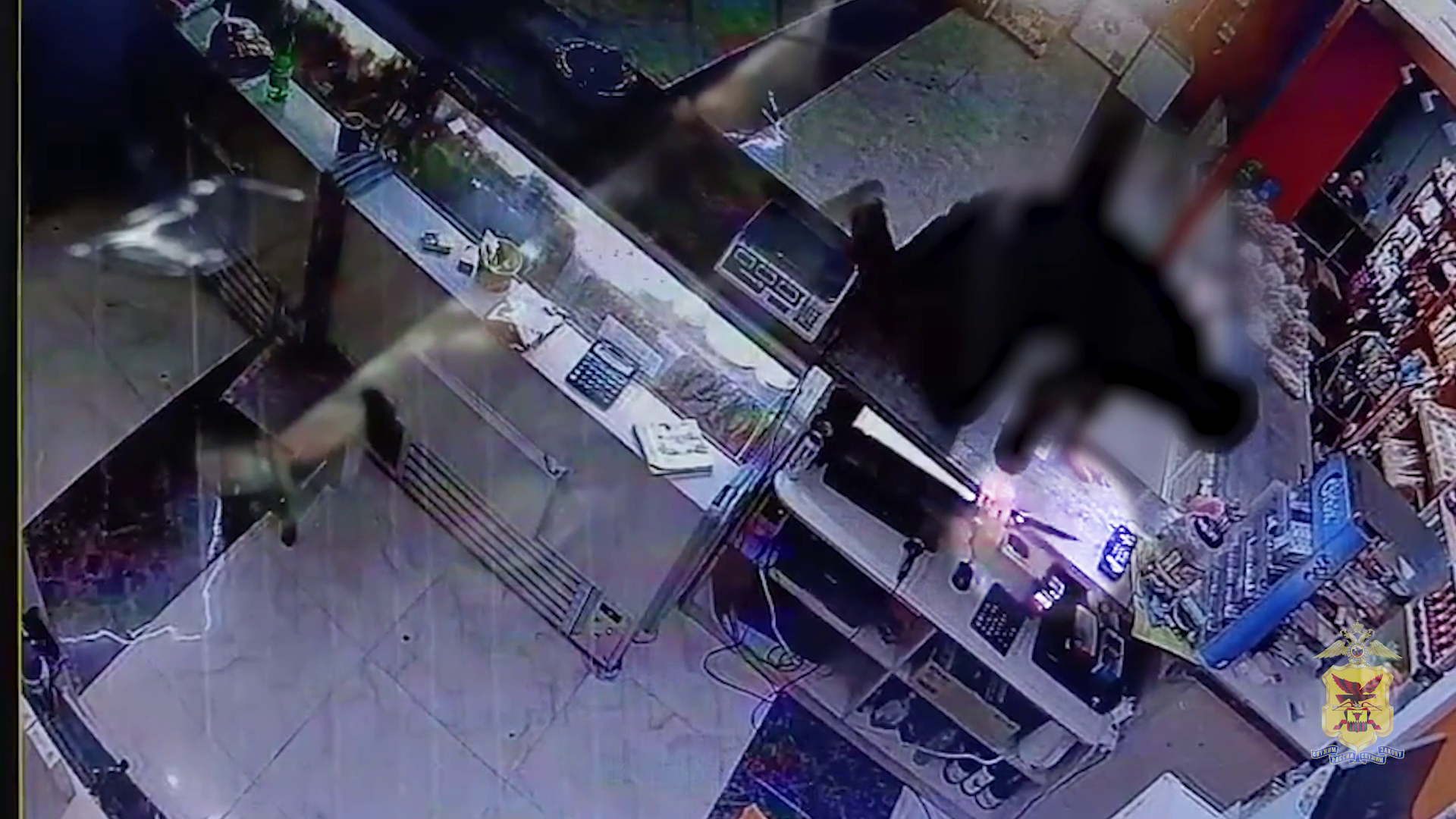 Полицейские Забайкалья оперативно раскрыли разбой в круглосуточном баре в Чите и задержали налётчика