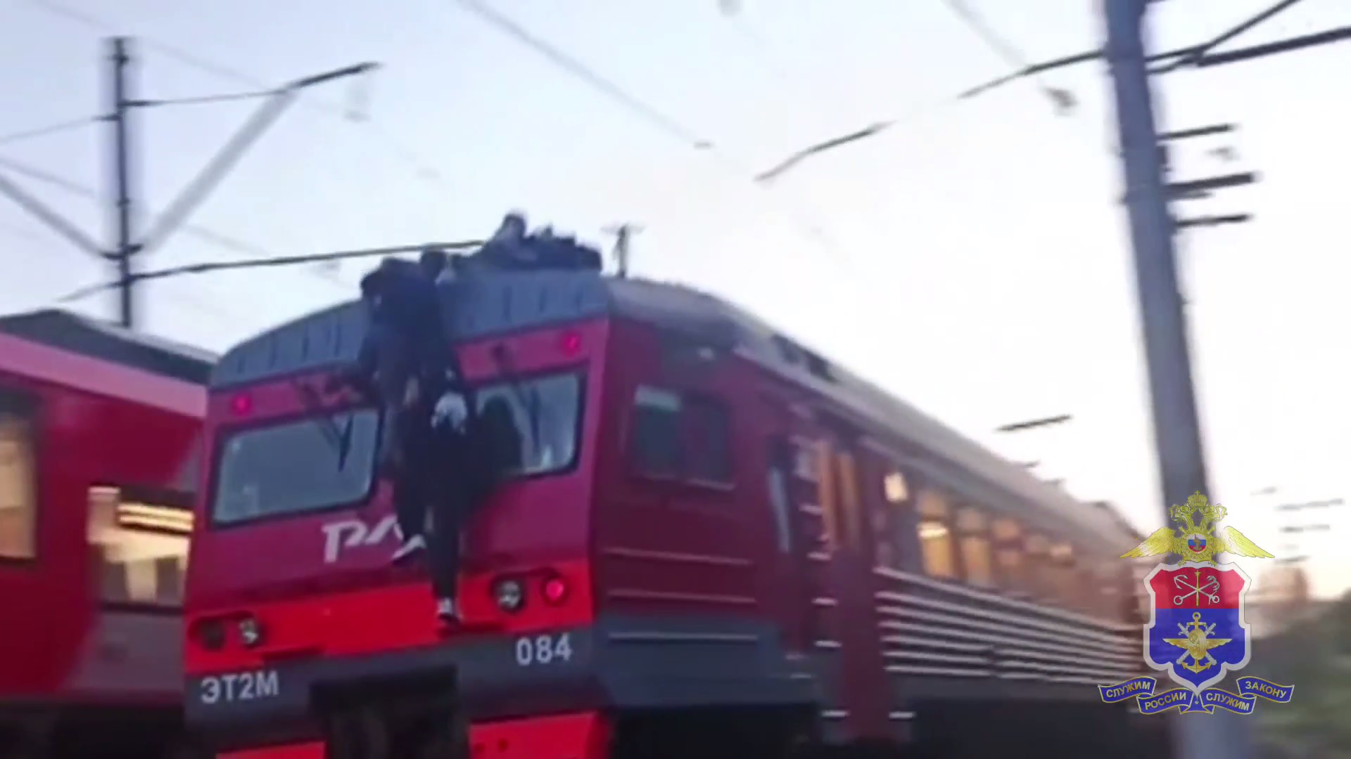 Транспортные полицейские Петербурга установили четверых подростков-зацеперов из Ломоносова