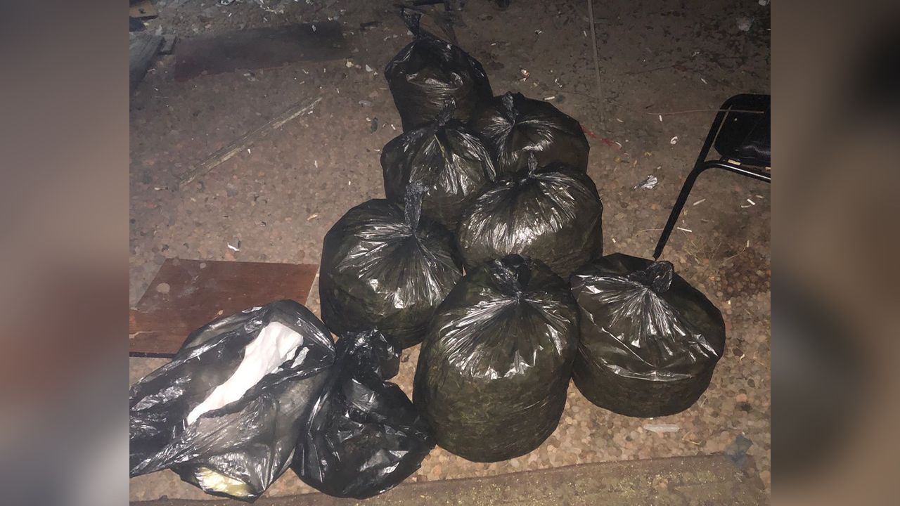 В Благовещенске полицией за хранение на чердаке многоэтажки 13 кг марихуаны задержан местный житель