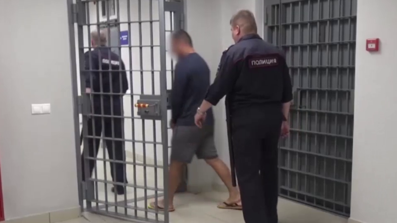 Полицейские подозревают жителя подмосковного Солнечногорска в попытке сбыта около 8 кг марихуаны