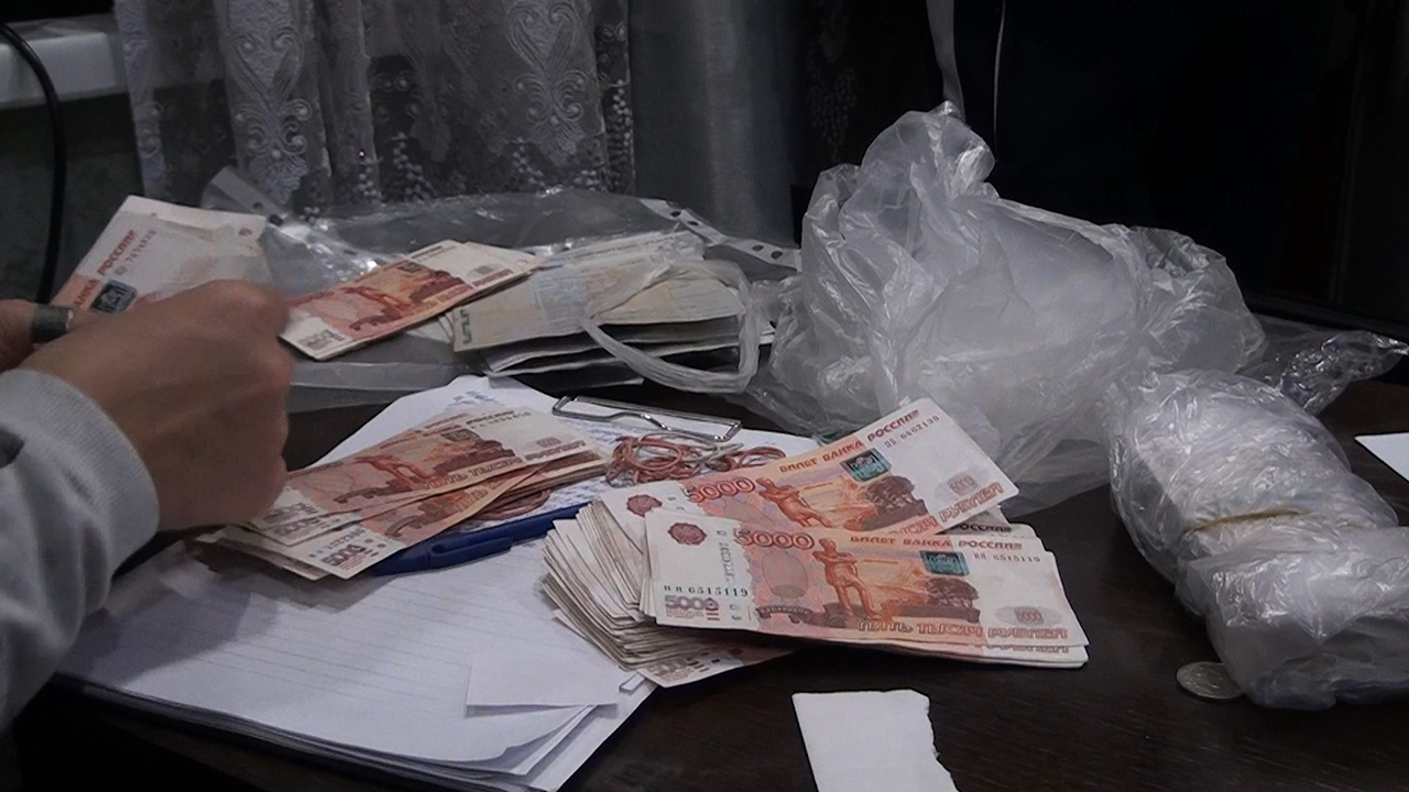 В Алтайском крае сотрудники полиции изъяли более пятисот бутылок фальсифицированного алкоголя