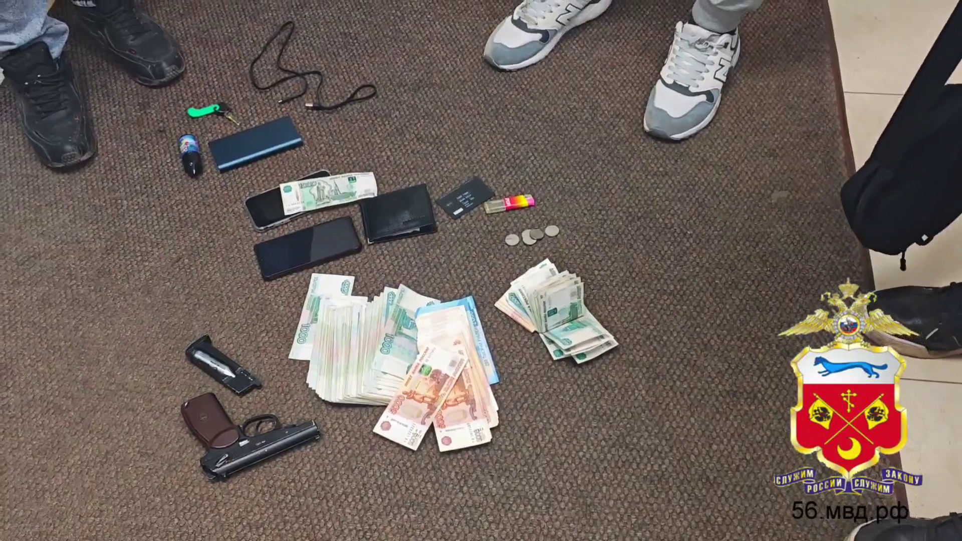 В Оренбурге полицией задержан посыльный аферистов, забравший 1,33 млн рублей у двух обманутых бабушек