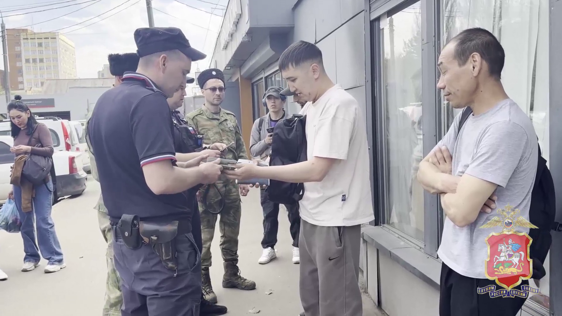 Полиция Подмосковья в ходе рейдов в Подольске и Электростали выявила 87 мигрантов-нелегалов