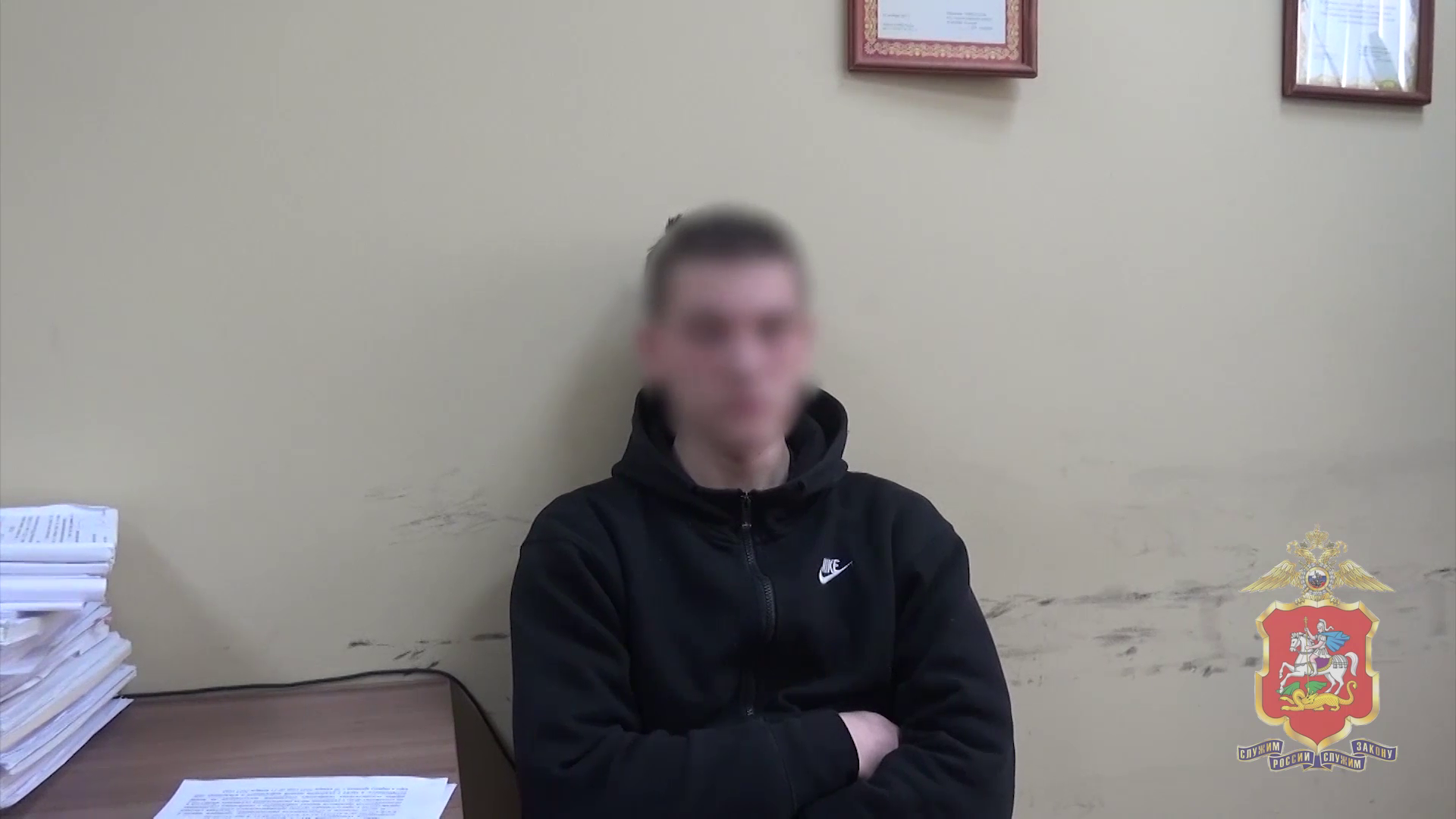 Полиция Подмосковья задержала курьера аферистов, лишивших пенсионерку квартиры и всех накоплений