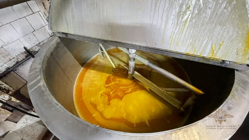 Столичные полицейские остановили производство контрафактной пищевой продукции