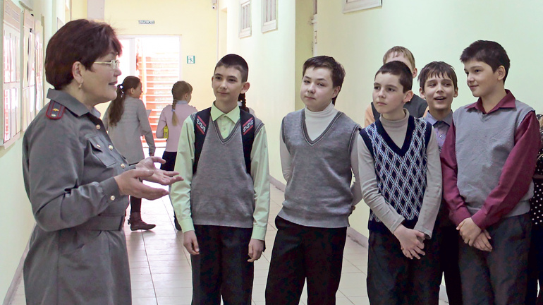 «Стенки» развела руками