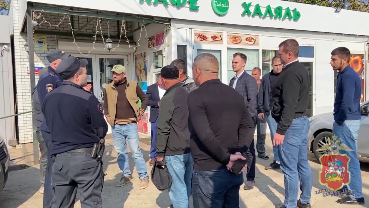 Двое организаторов незаконной миграции и 35 нелегалов выявлены полицией в подмосковном Пушкине