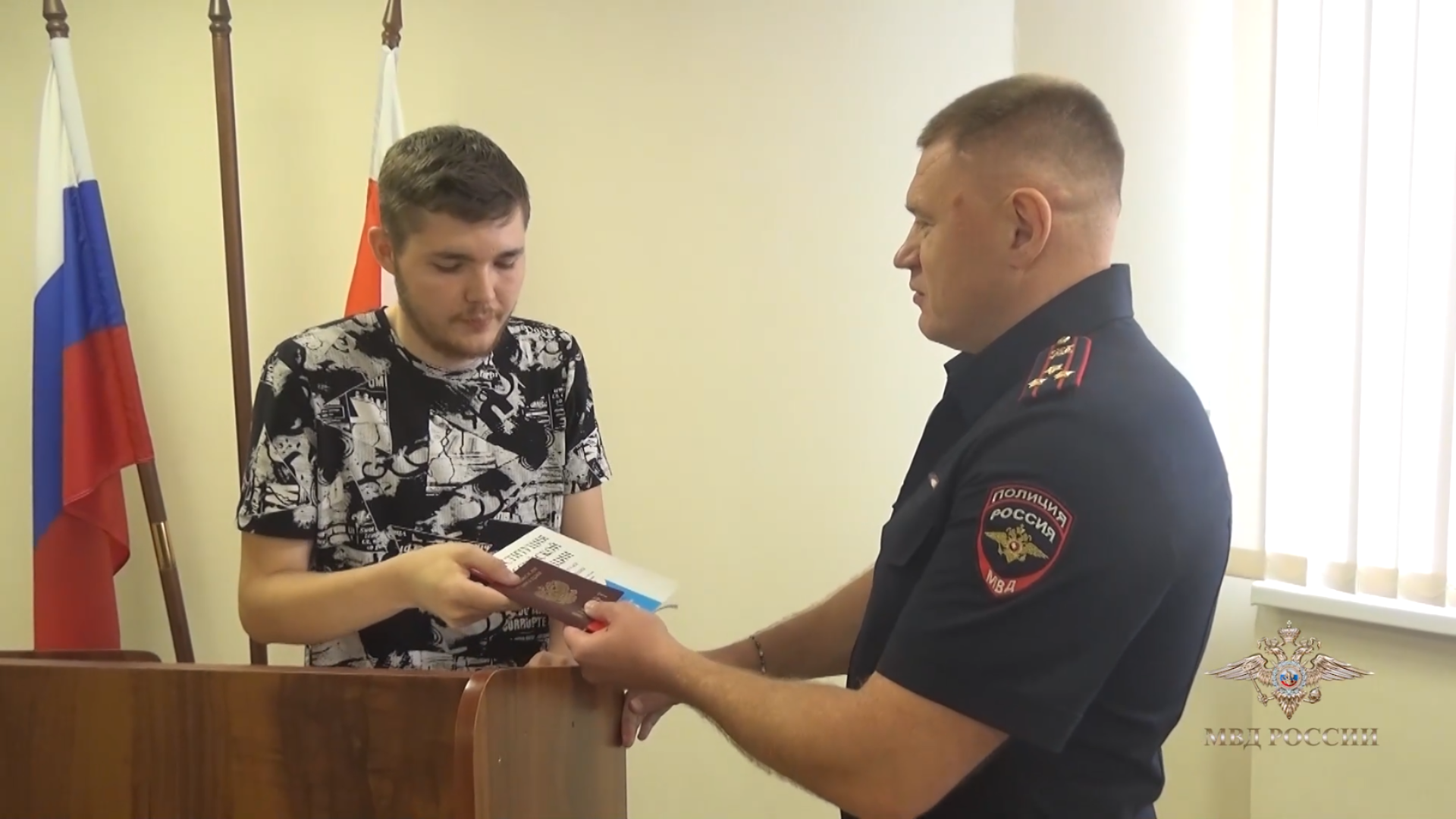 Ирина Волк: В Северной Осетии полицейские вручили российский паспорт участнику СВО, уроженцу Республики Казахстан