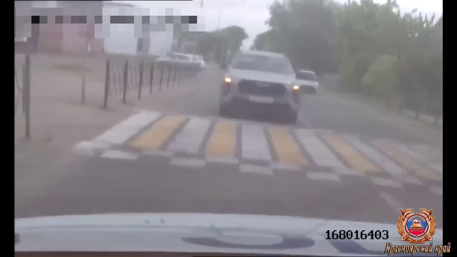 В Красноярском крае инспекторы ДПС сопроводили в больницу машину с травмированным ребёнком внутри