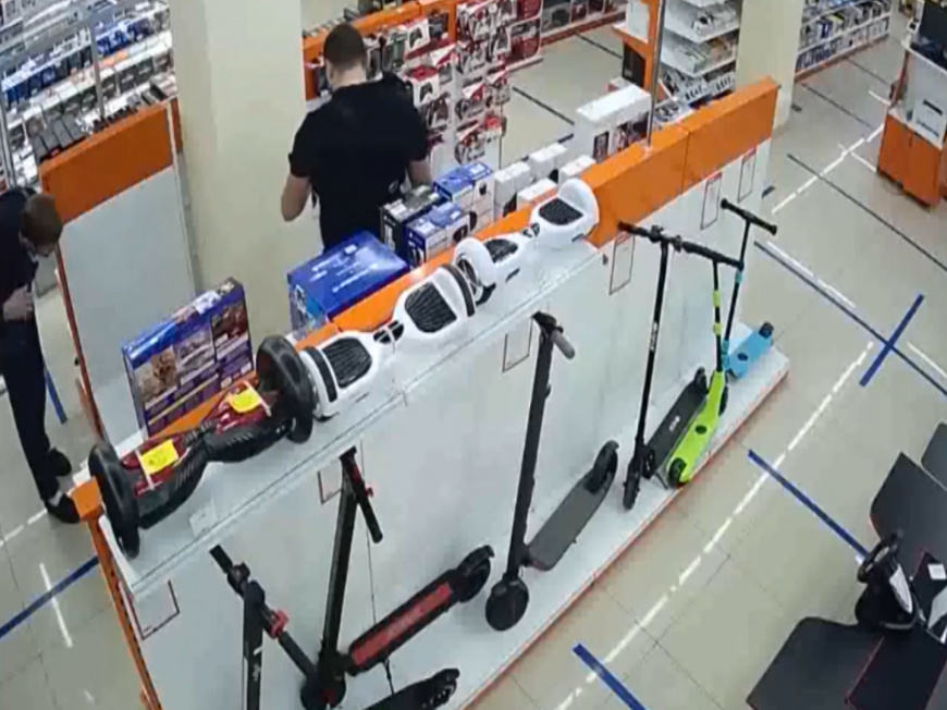 Подозреваемый в краже из магазина вернулся на место преступления и был задержан