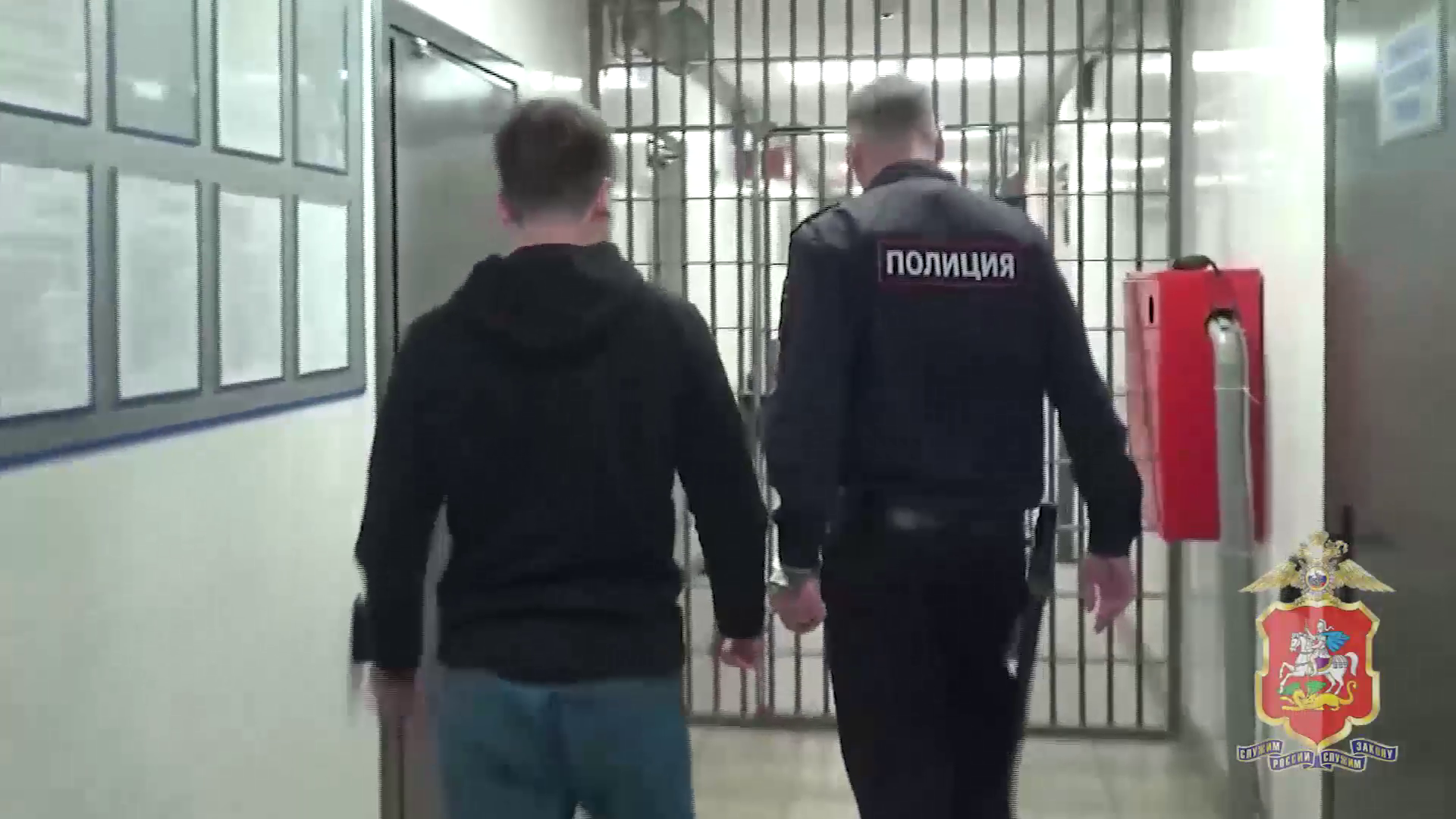Подмосковная полиция задержала дроппера аферистов, обманувших пенсионерку более чем на 6 млн рублей