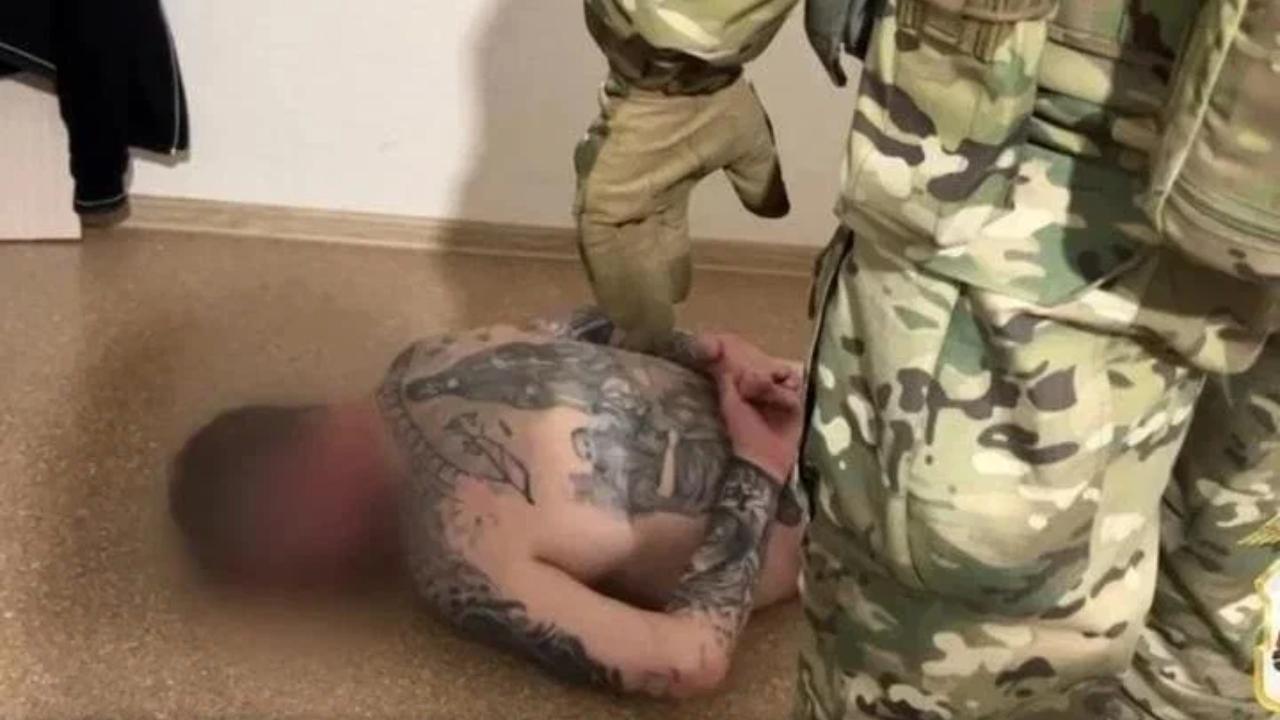 Трое жителей Уссурийска задержаны полицейскими за вымогательство денег у родственников бойцов СВО