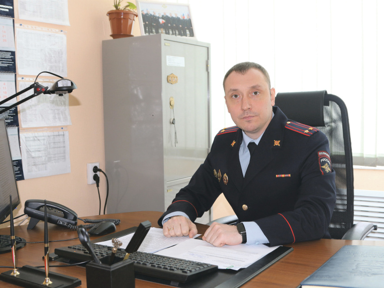«Воротнички» начинают и… проигрывают