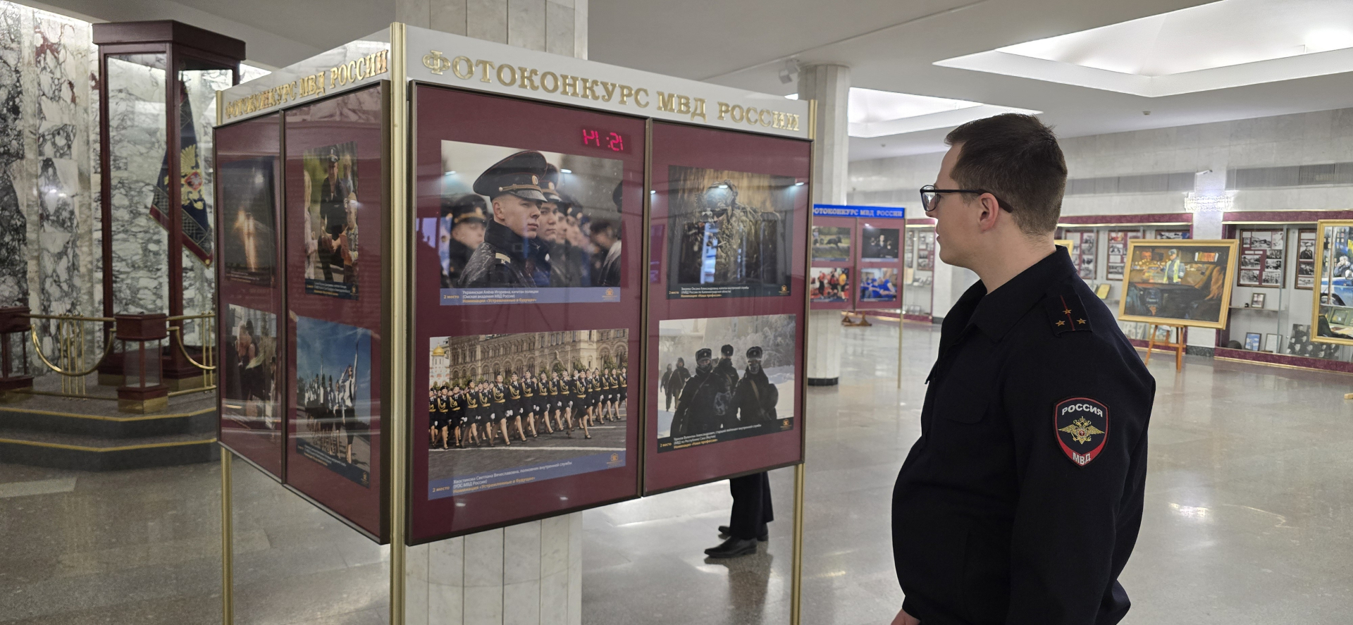 В МВД России открылась выставка лауреатов фотоконкурса «Открытый взгляд» и участников фотопроекта «Один день полиции России»
