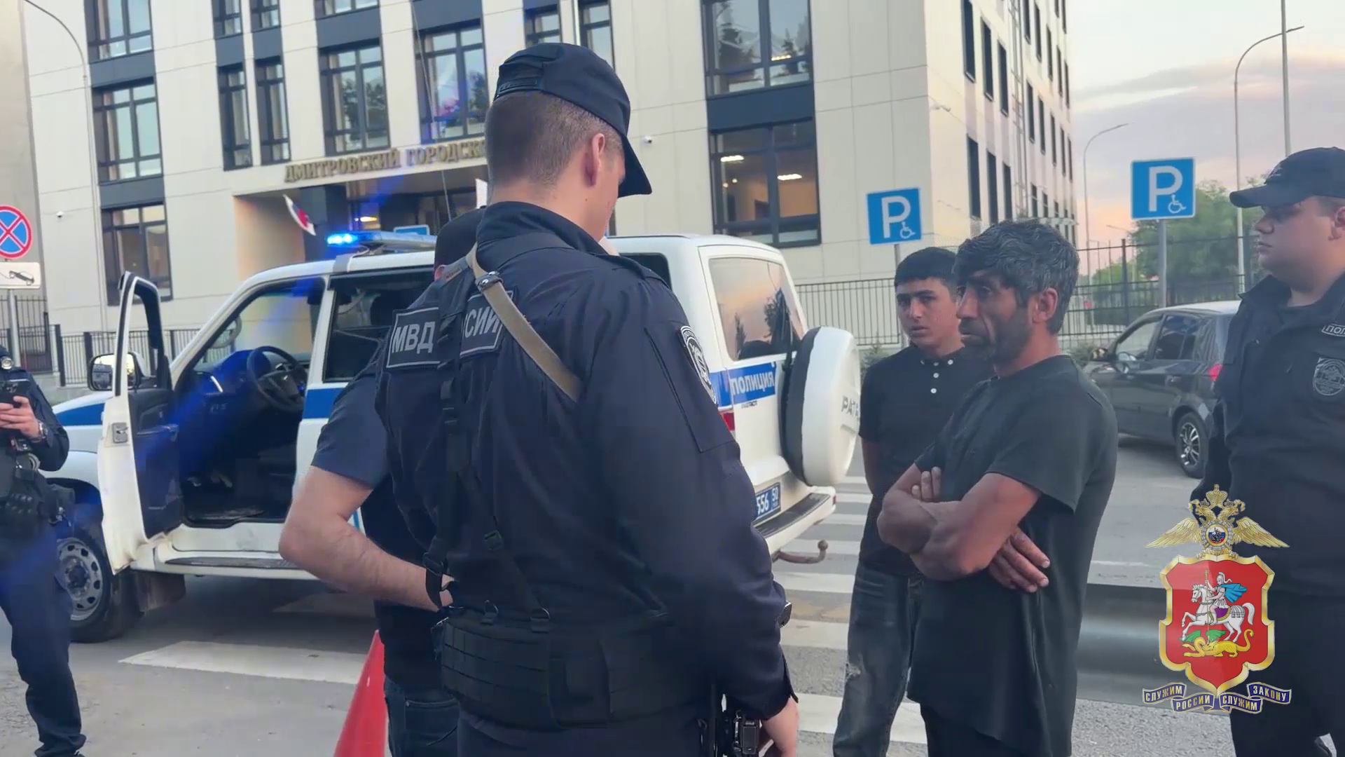 В подмосковном Дмитрове полицейские в ходе рейдов выявили 135 нарушений миграционного законодательства