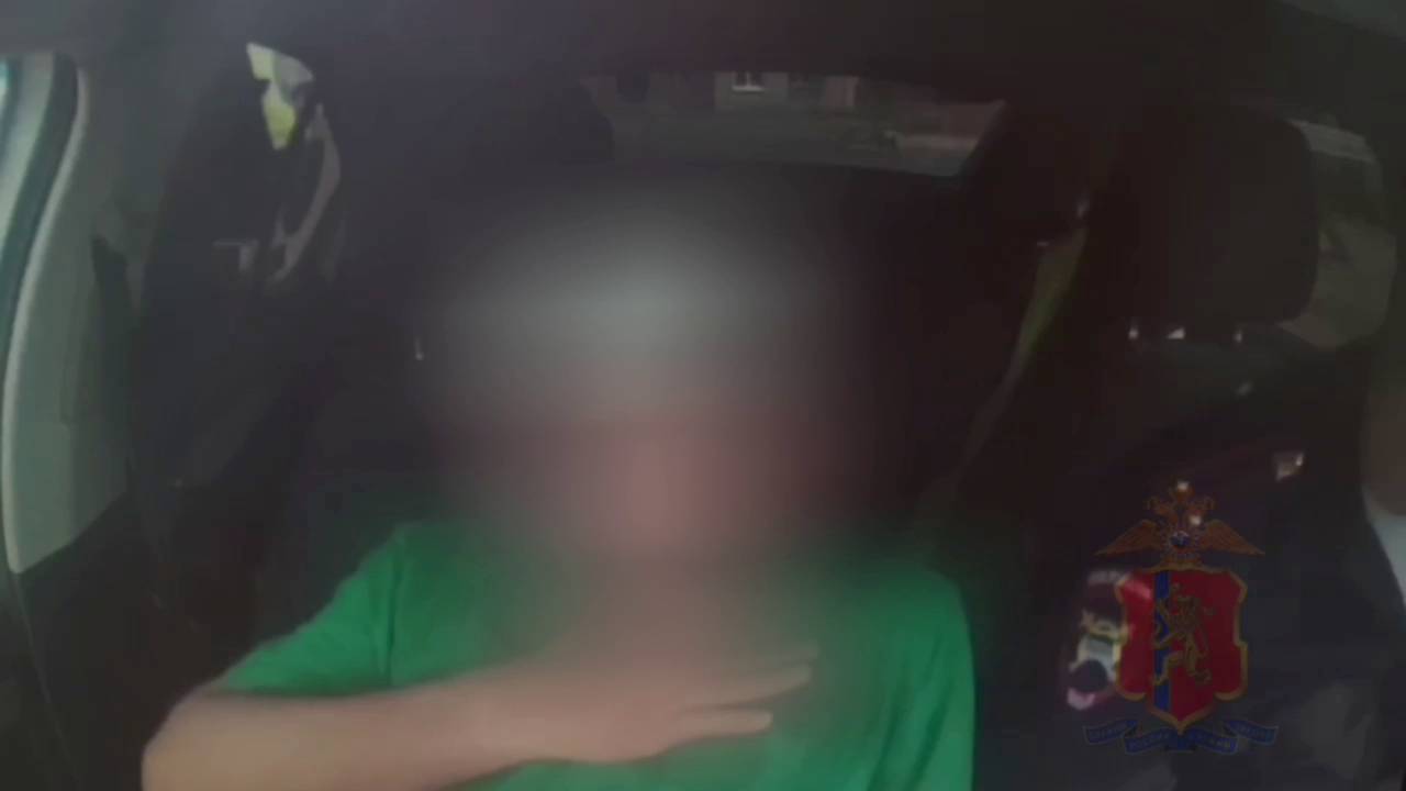 В Красноярском крае инспекторы ДПС оказали помощь пожилому мужчине, которому стало плохо на улице