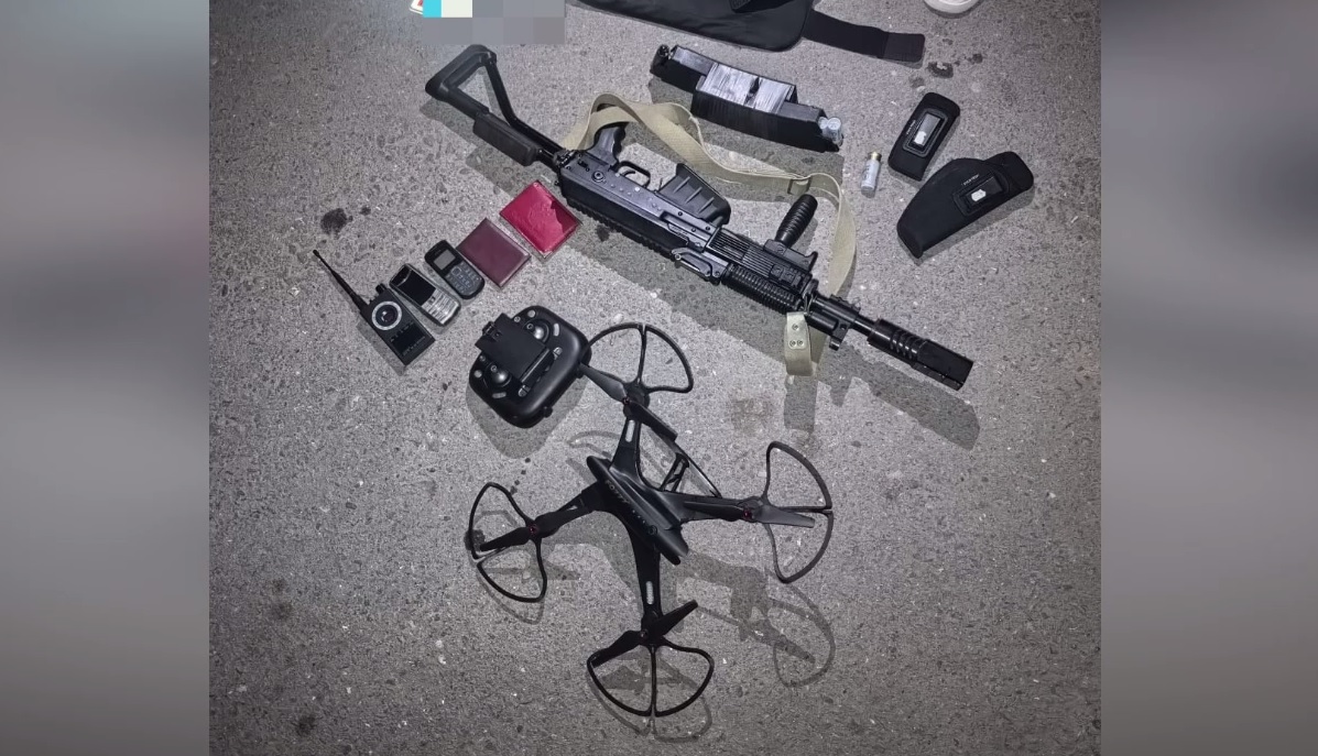 Полиция Кабардино-Балкарии изъяла у подозреваемого в вымогательстве оружие, бронежилет и квадрокоптер