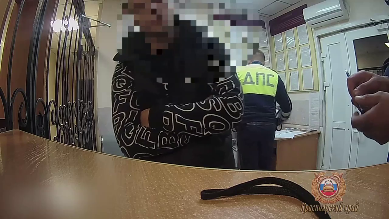 В Красноярском крае полицейские отстранили от управления мопедом 16-летнего нетрезвого подростка