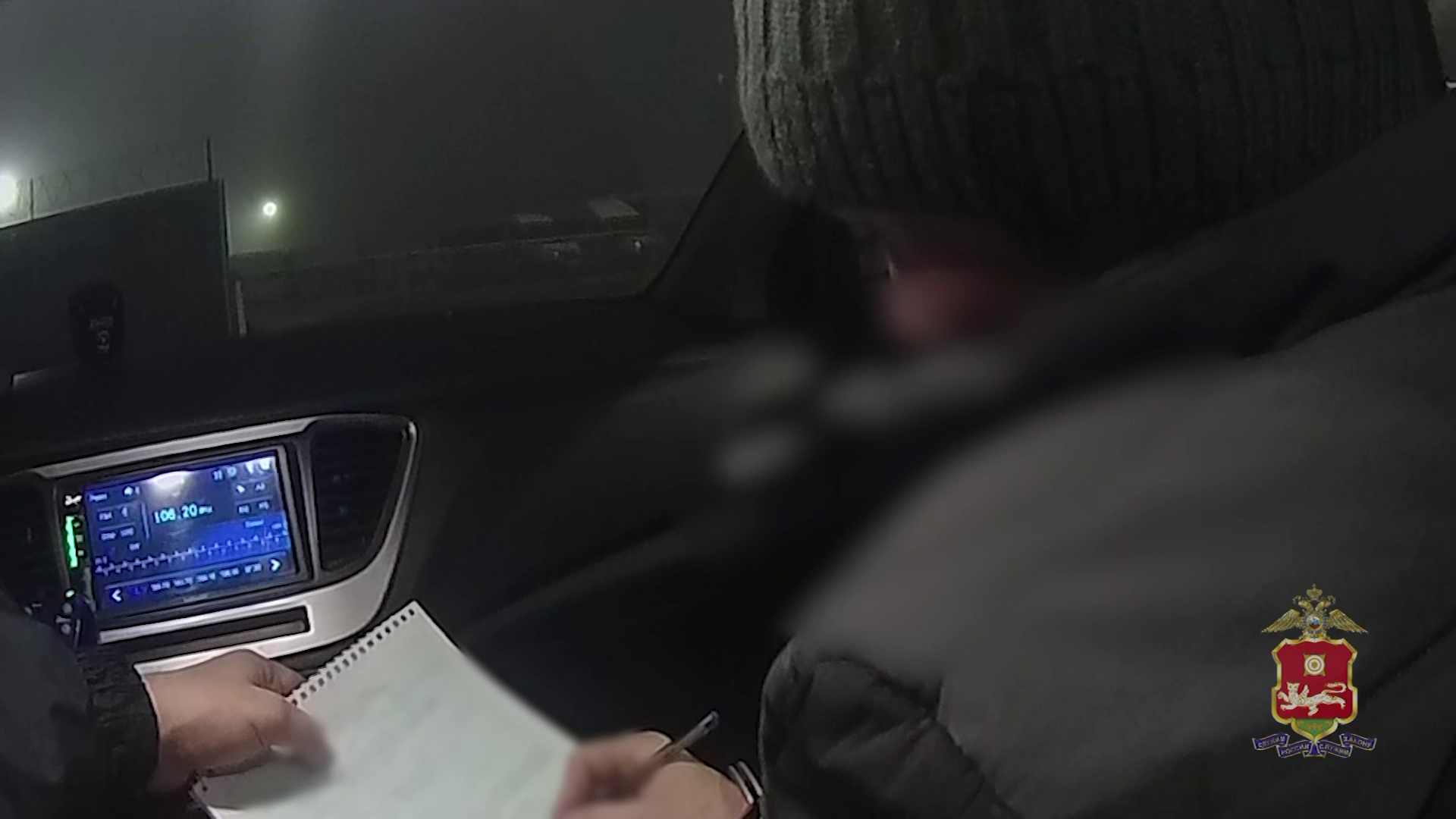 Злостный нарушитель ПДД с шестью пассажирами в легковушке задержан в ходе погони полицией в Хакасии