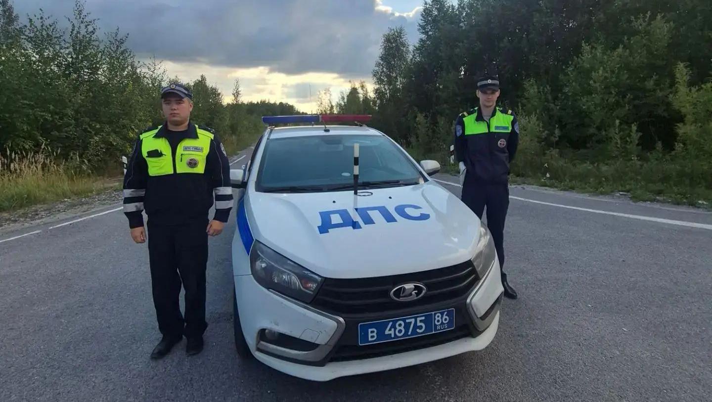 В Югре автоинспекторы помогли доставить в больницу женщину, пострадавшую от укуса змеи