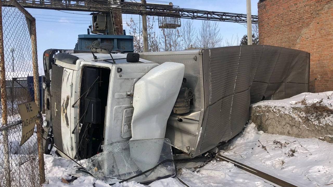 В Иркутске автоинспекторы выясняют обстоятельства ДТП с участием тепловоза
