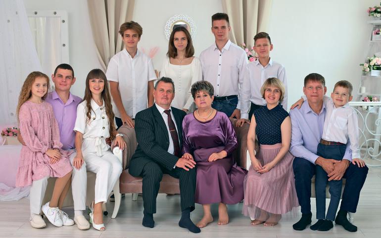 Крепко любить друг друга