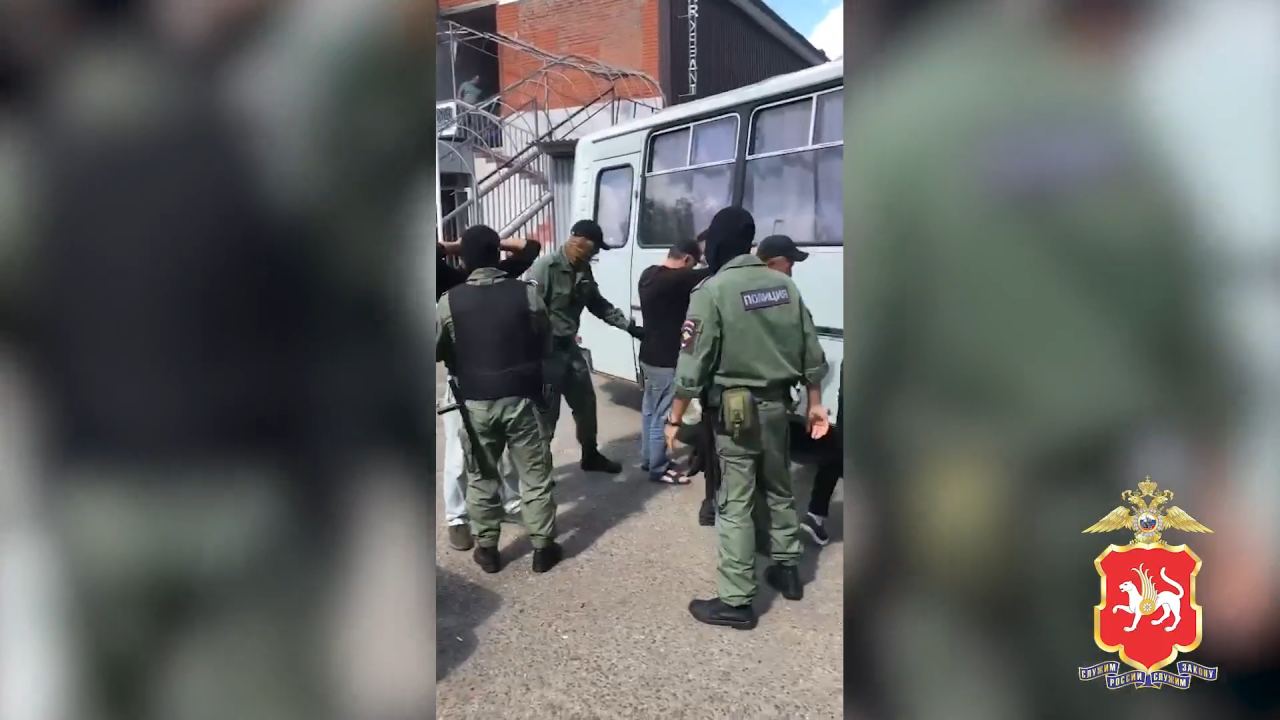 На рынке в Казани правоохранители выявили 15 нарушителей миграционного законодательства