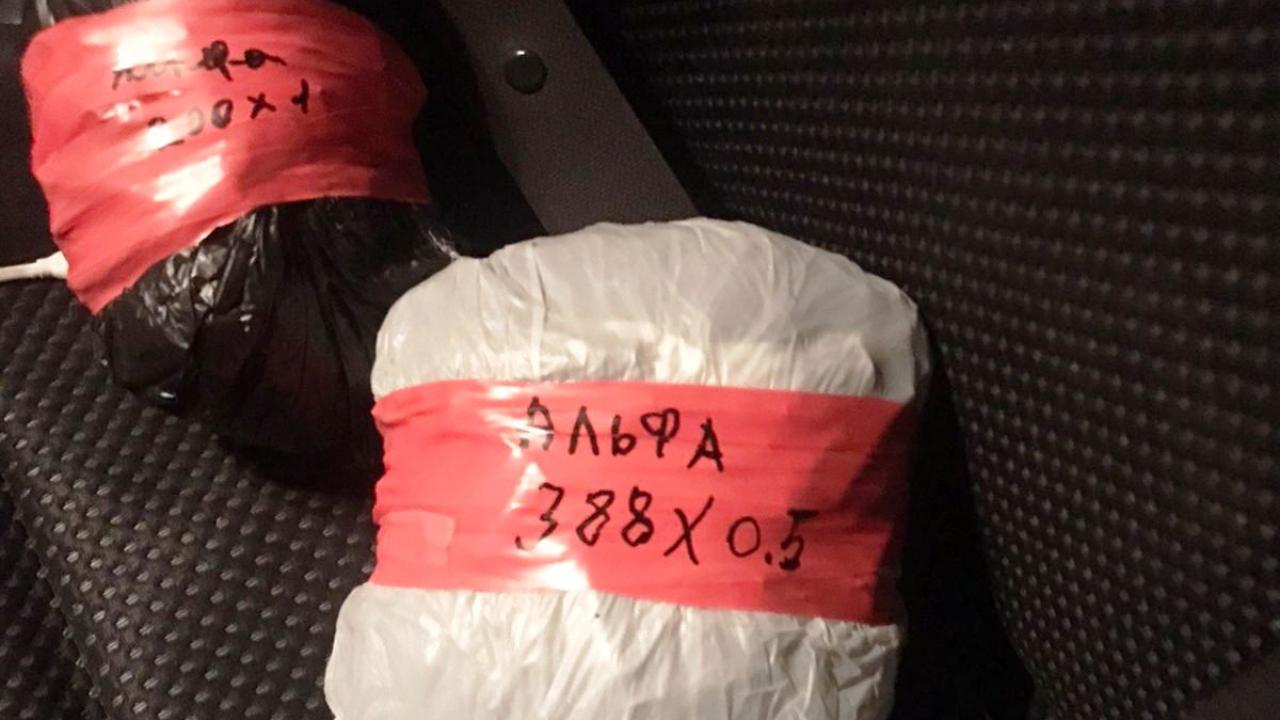 В Красноярске инспекторы ДПС задержали нетрезвого водителя с килограммом «синтетики»