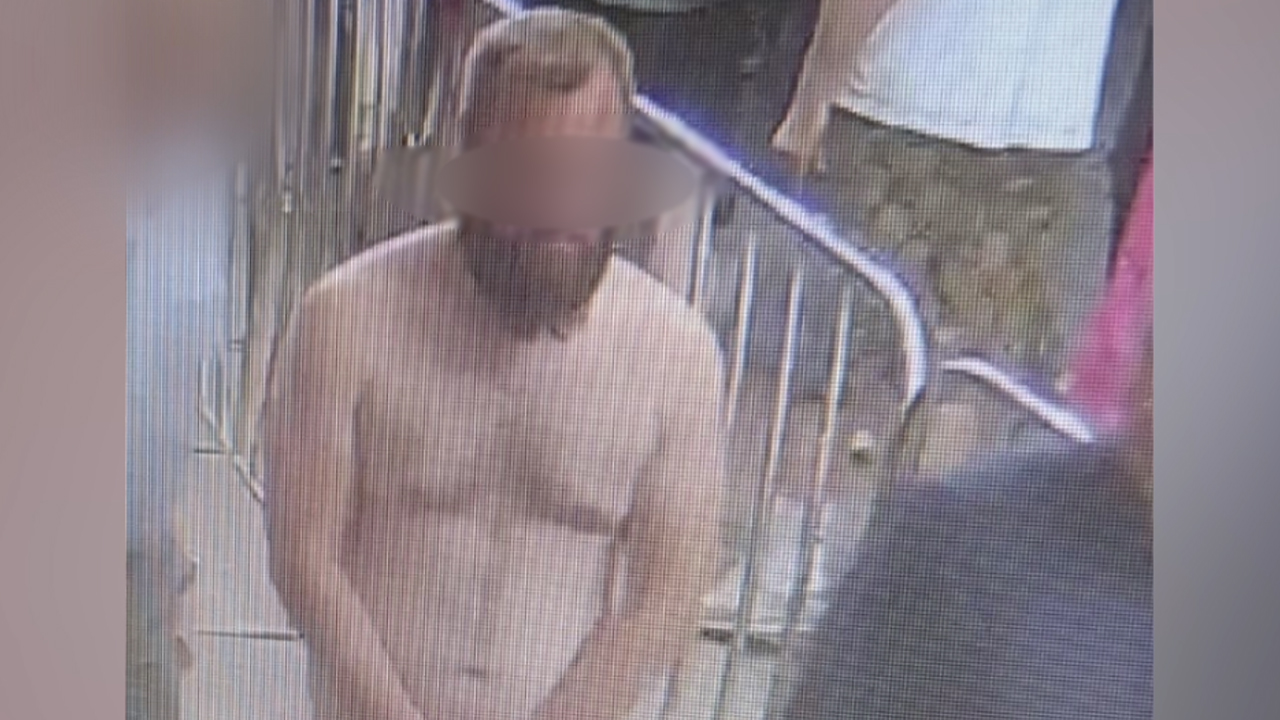 Полицейские столичного метро задержали мужчину, ходившего по станции в обнаженном виде
