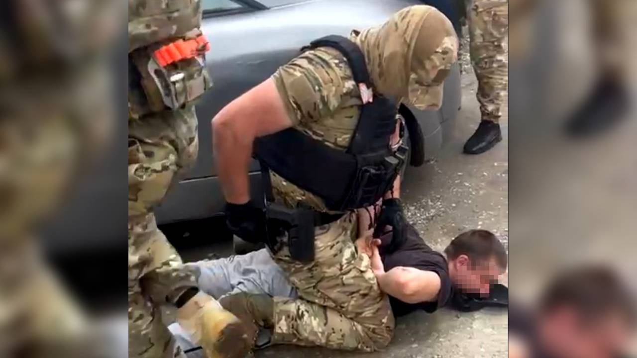 В Северной Осетии правоохранители пресекли сбыт оружия и боеприпасов двумя местными жителями