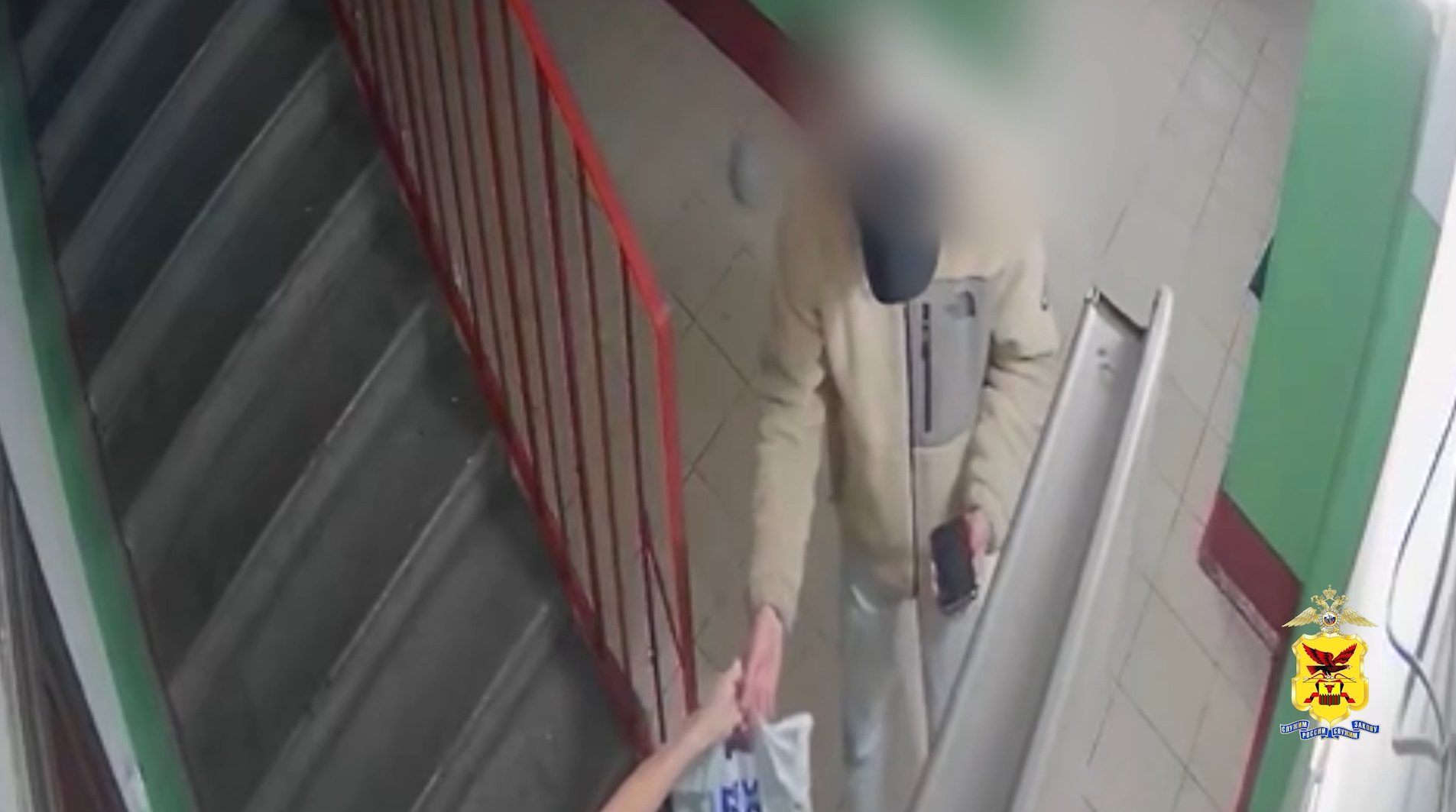 В Забайкалье полиция перехватила курьера аферистов с похищенными у местного пенсионера 2,2 млн рублей