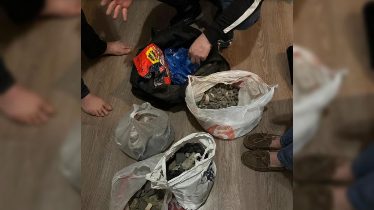 Оперативники Москвы разоблачили группу похитителей катализаторов более чем с 20 каршеринговых машин
