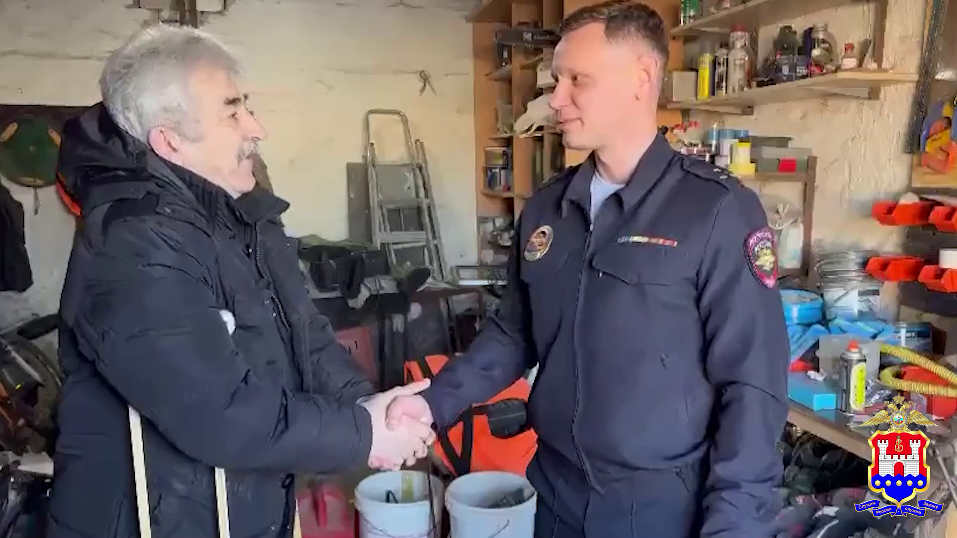 Полицейские помогли вернуть деньги ставшему жертвой лжеброкеров жителю Калининградской области