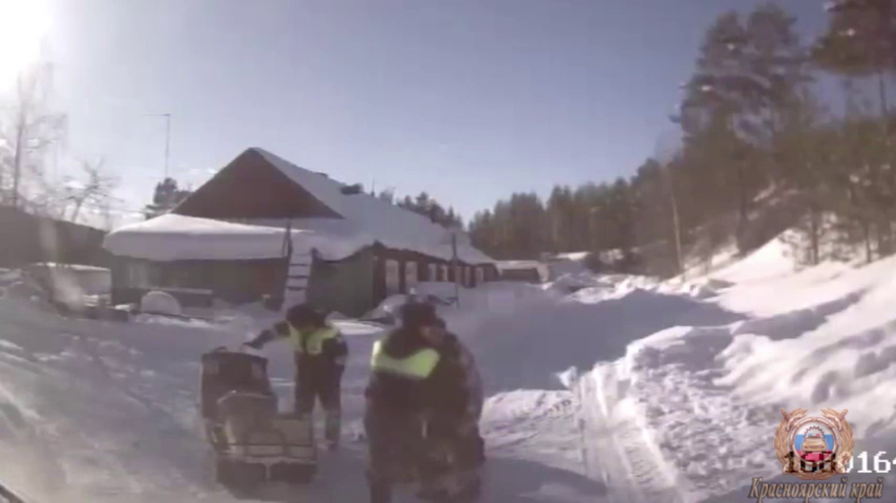 В Красноярском крае инспекторы ДПС в результате погони задержали нетрезвого водителя снегохода