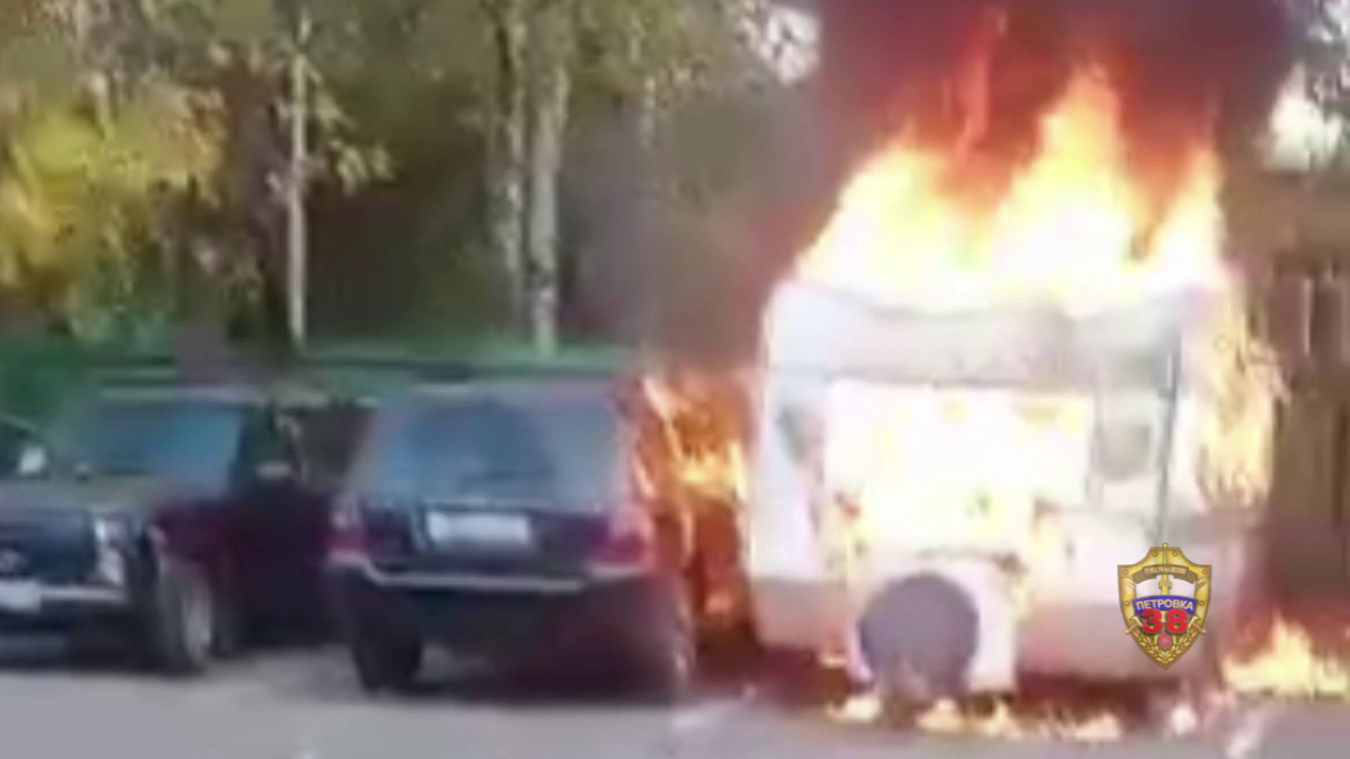 Подозреваемого в поджоге прицепа-автодома в Москве на Открытом шоссе задержала столичная полиция