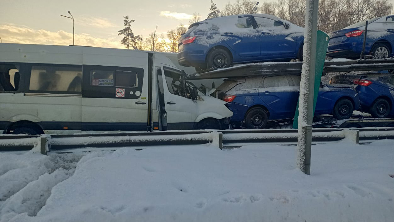 Во Владимирской области полицейские устанавливают обстоятельства ДТП с рейсовым автобусом