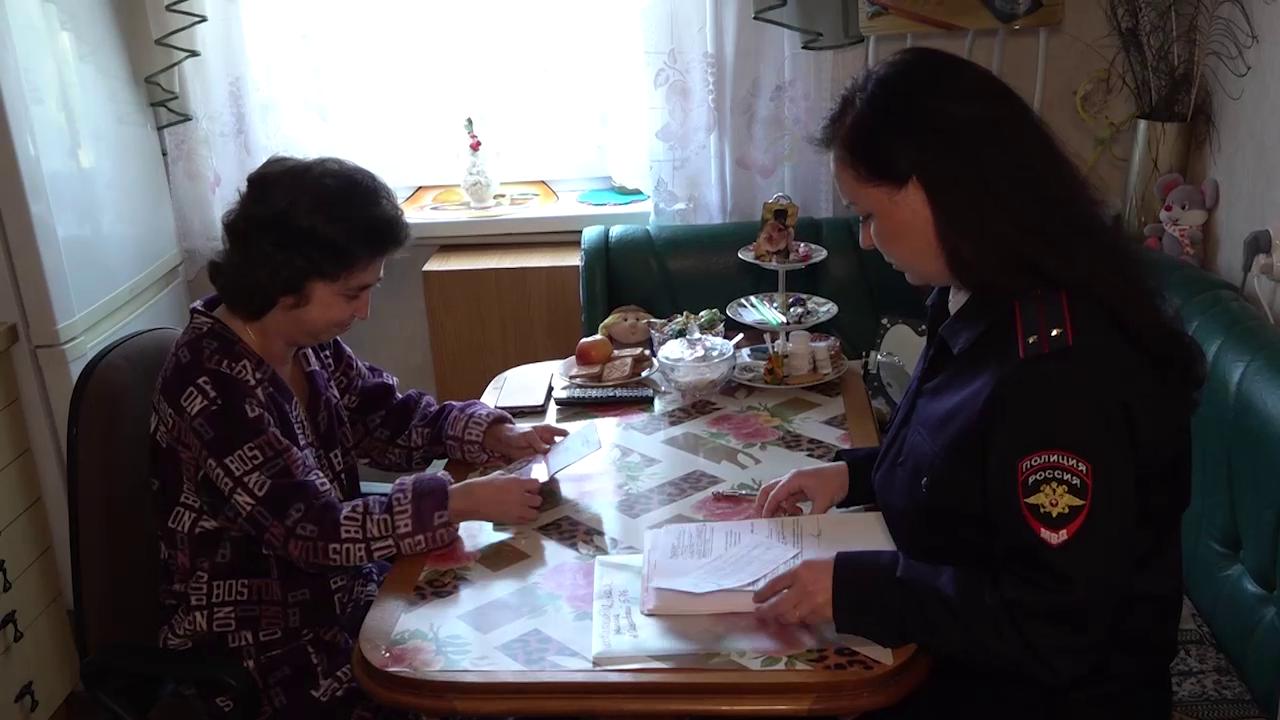В Луганске полицейские провели выездные приёмы отдельных категорий граждан по линии миграции
