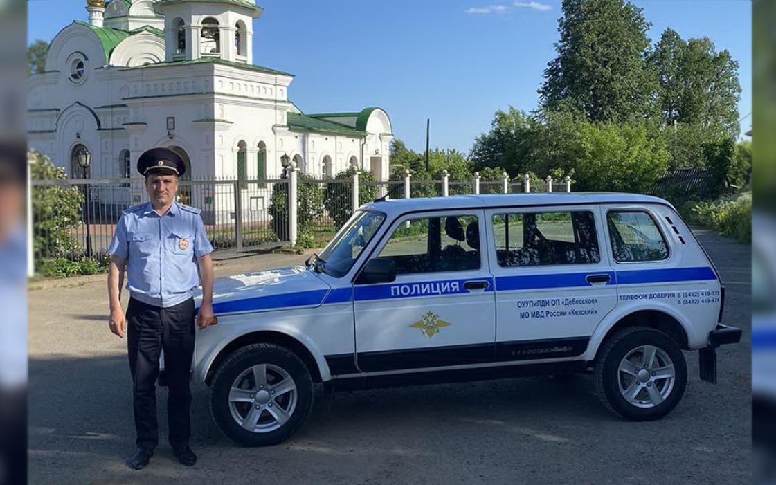 В Удмуртии полицейский предотвратил пожар на участке жилого дома и задержал подозреваемого в поджоге